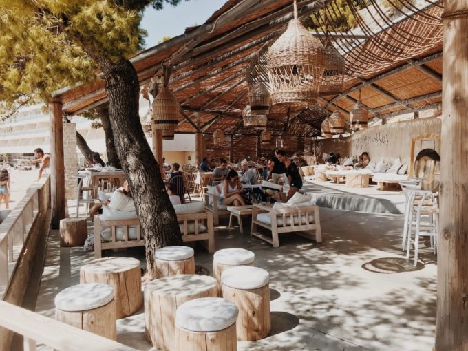 Gooshter Beach Club, an ideal place to enjoy on the beach