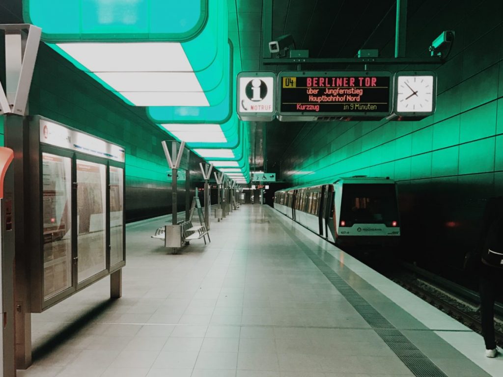 Light installation in the U-Bahn HafenCity Universität subway station