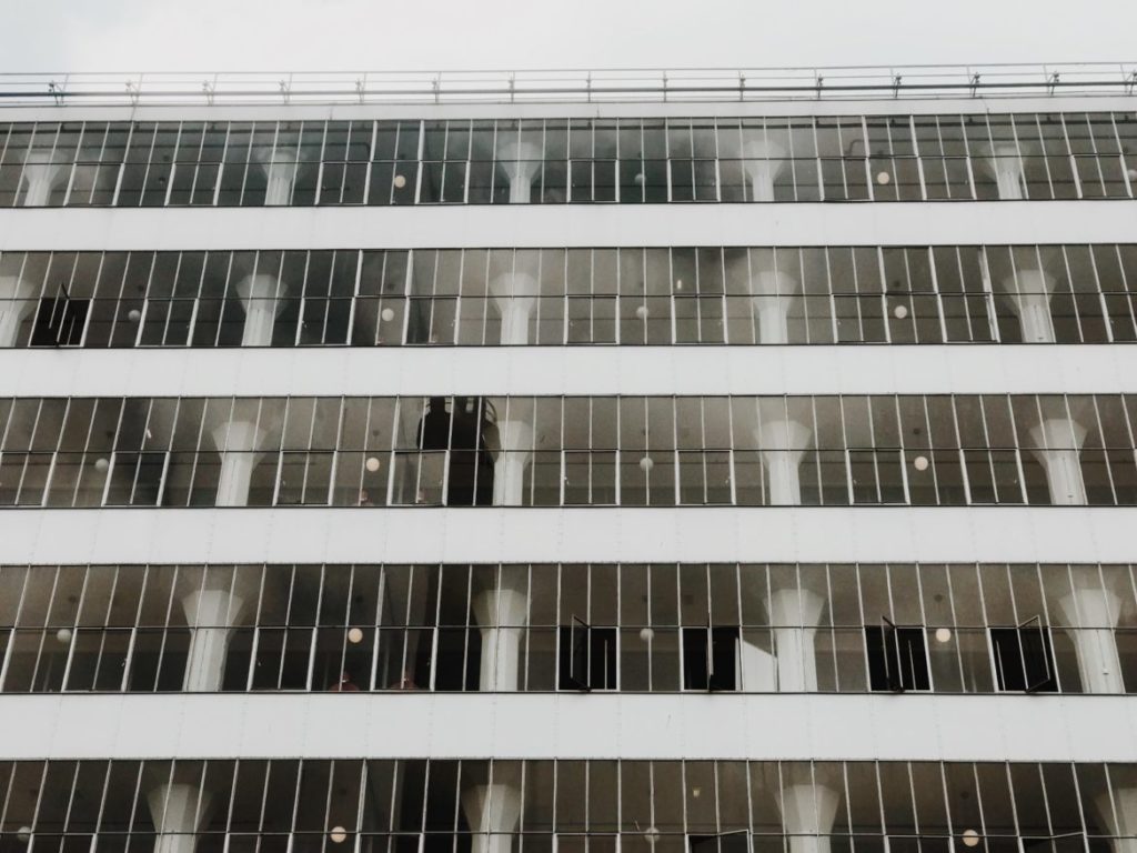The load-bearing system consists of columns that allowed free facade