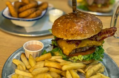 Hamburger Merlon, Pub and Rooms Merlon, Osijek, Croatia