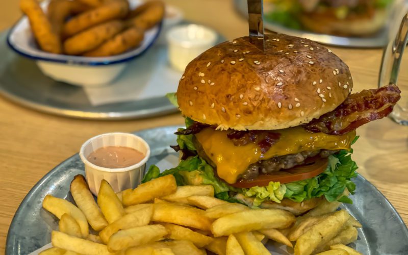 Hamburger Merlon, Pub and Rooms Merlon, Osijek, Croatia