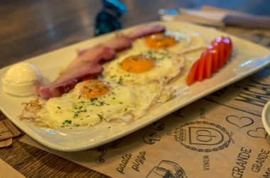 Englsih breakfast - Restaurant Mačak Petrovaradin, Serbia