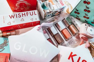 25+ Thoughtful Christmas Gifts for Wife 2020 - Holiday Gift Ideas