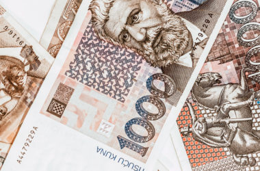 The average net salary in Croatia was HRK 6,999 in December 2020