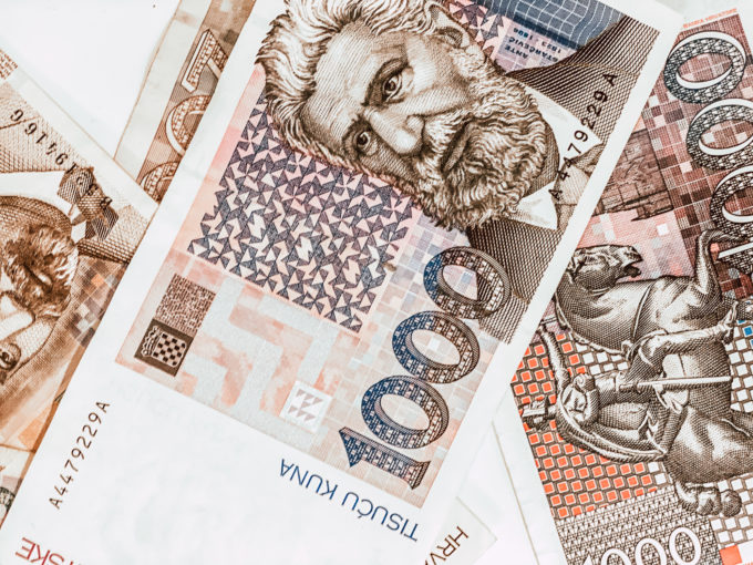 The average net salary in Croatia was HRK 6,999 in December 2020