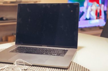 25+ Electronics gifts under $100 on Amazon